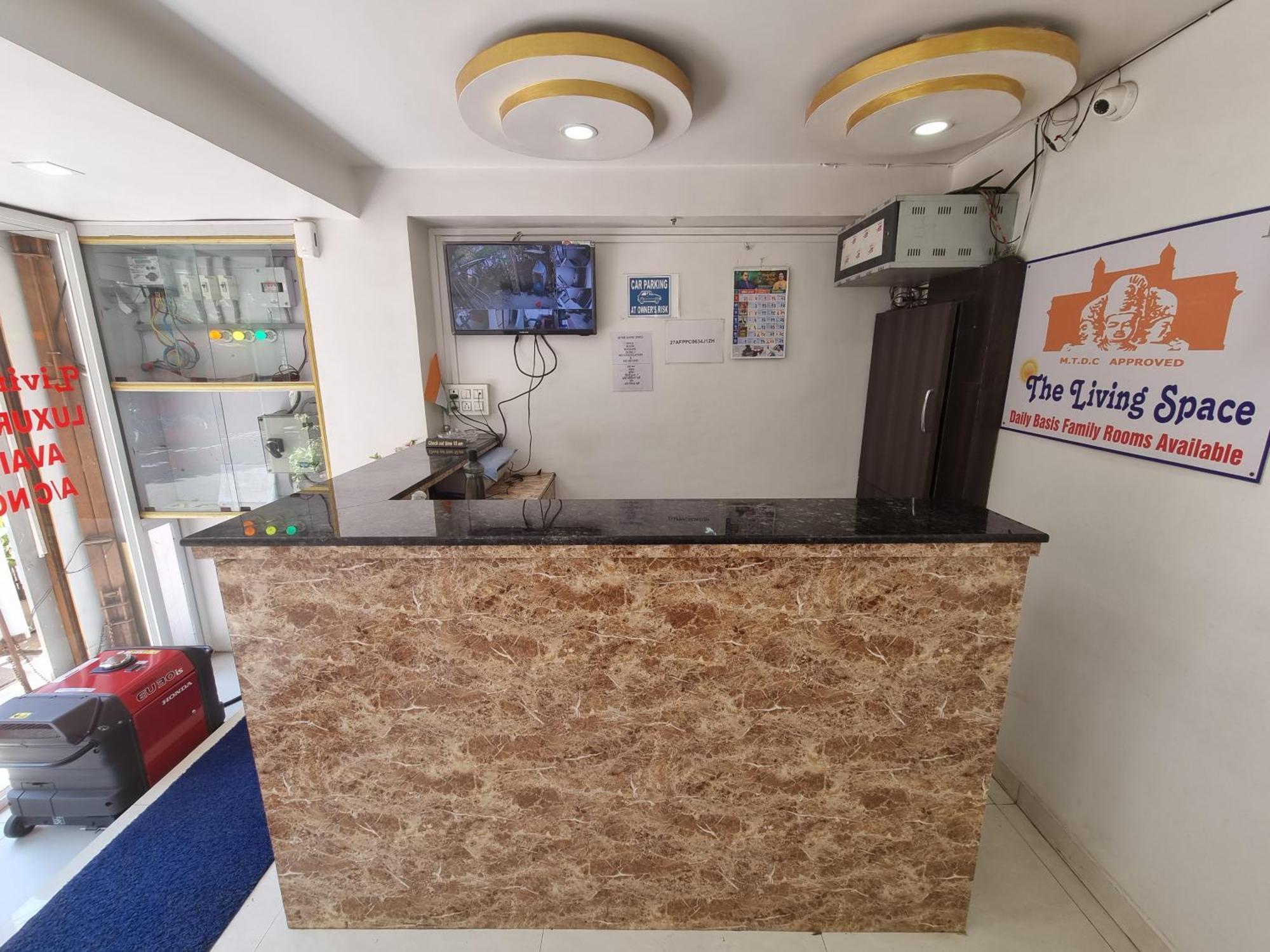 The Living Space Лонавала Екстериор снимка